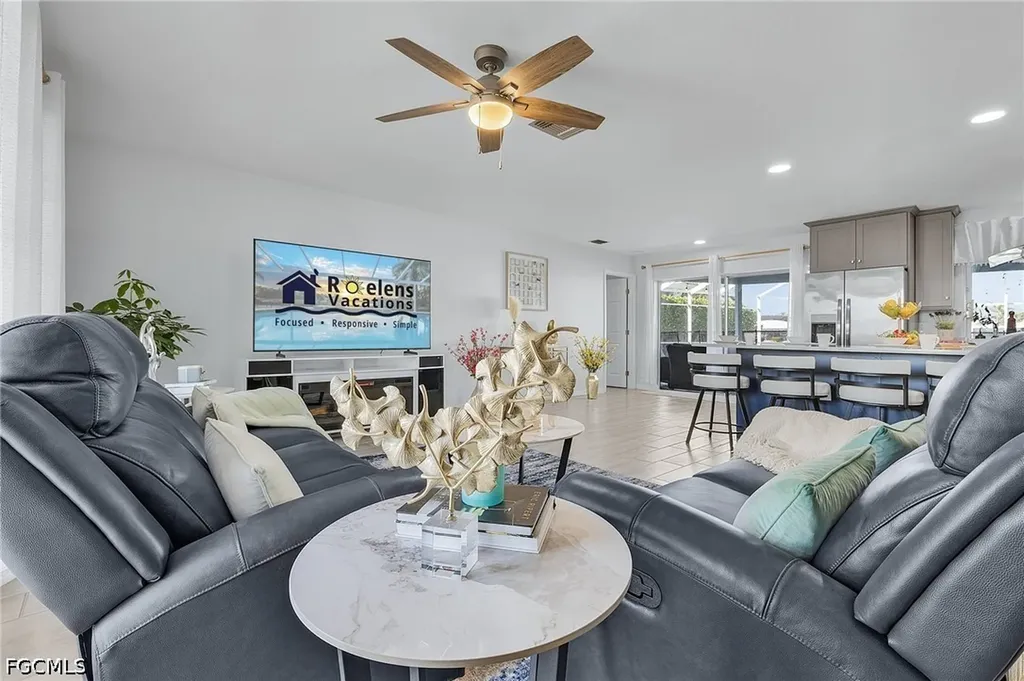 527 SW 57th Street Cape Coral FL 33914