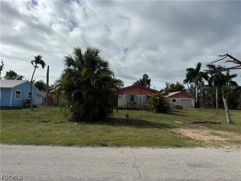 3677 Tangerine Drive ST. James City FL 33956
