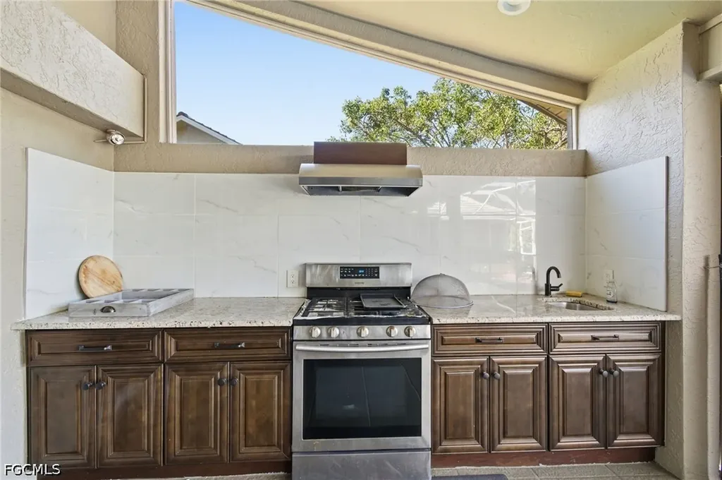 20 Timberland Circle N Fort Myers FL 33919