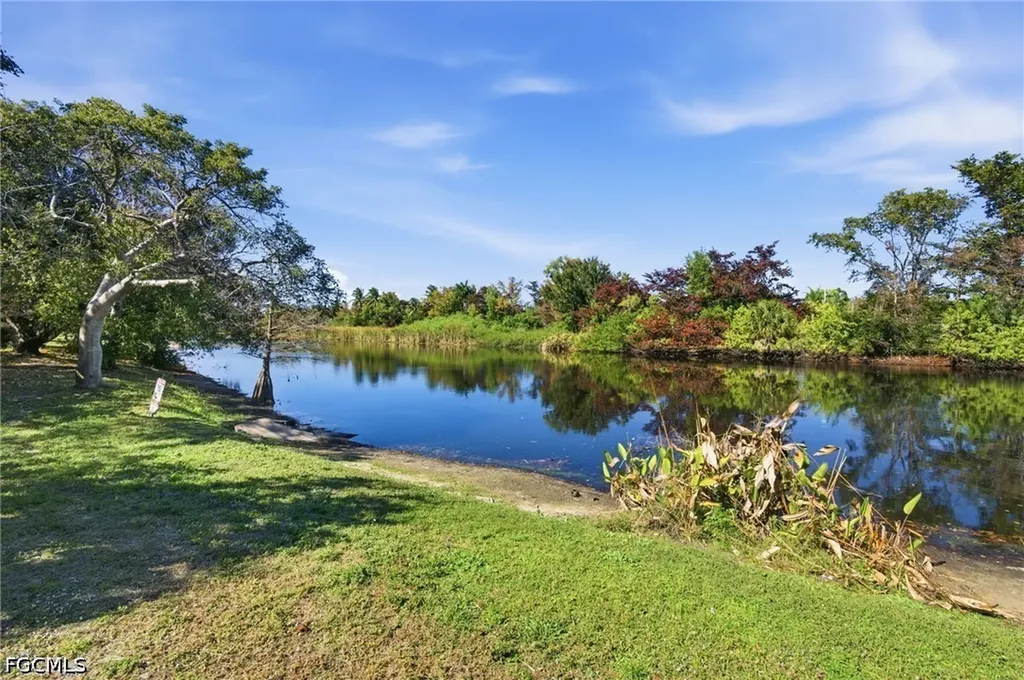 20 Timberland Circle N Fort Myers FL 33919