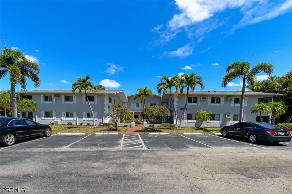 8141 Country Road Fort Myers FL 33919