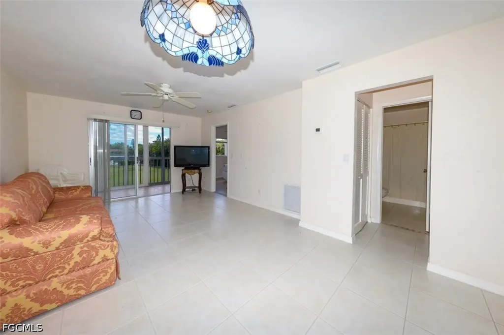 8141 Country Road Fort Myers FL 33919