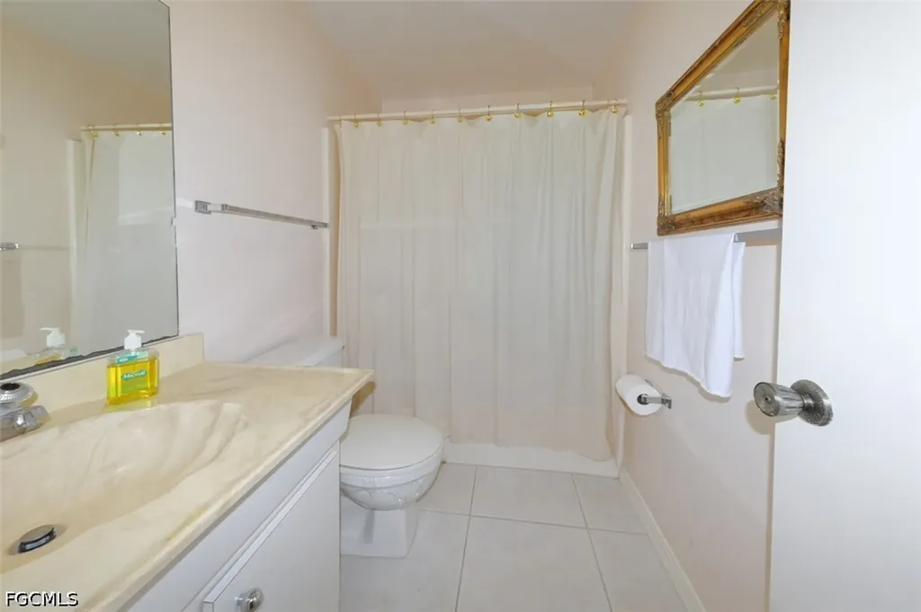 8141 Country Road Fort Myers FL 33919