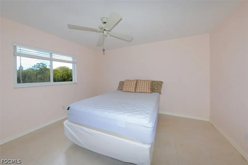 8141 Country Road Fort Myers FL 33919