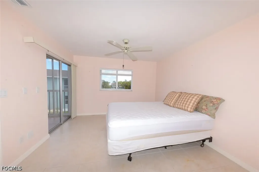 8141 Country Road Fort Myers FL 33919