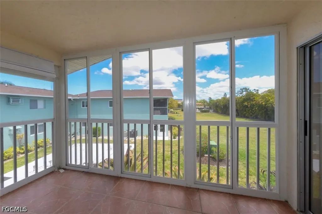8141 Country Road Fort Myers FL 33919