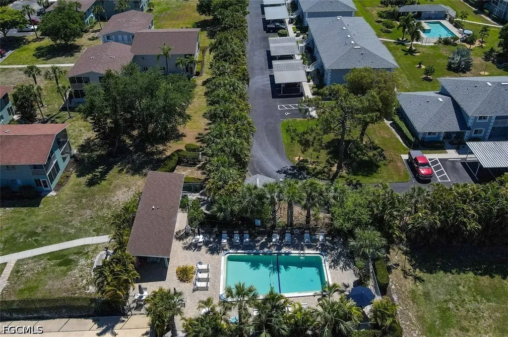 8141 Country Road Fort Myers FL 33919