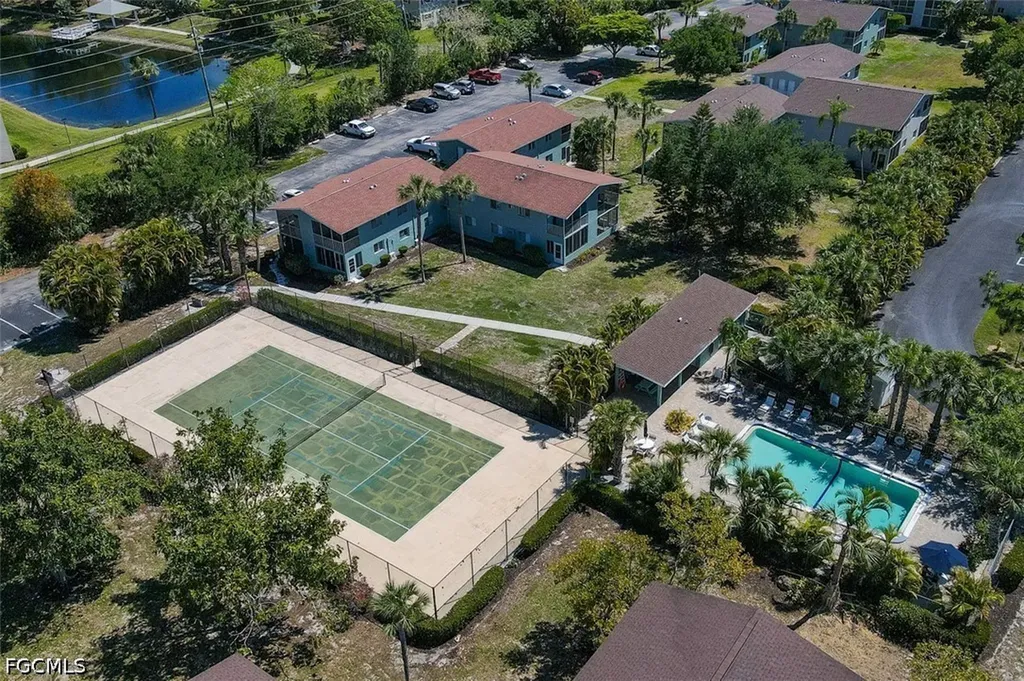 8141 Country Road Fort Myers FL 33919