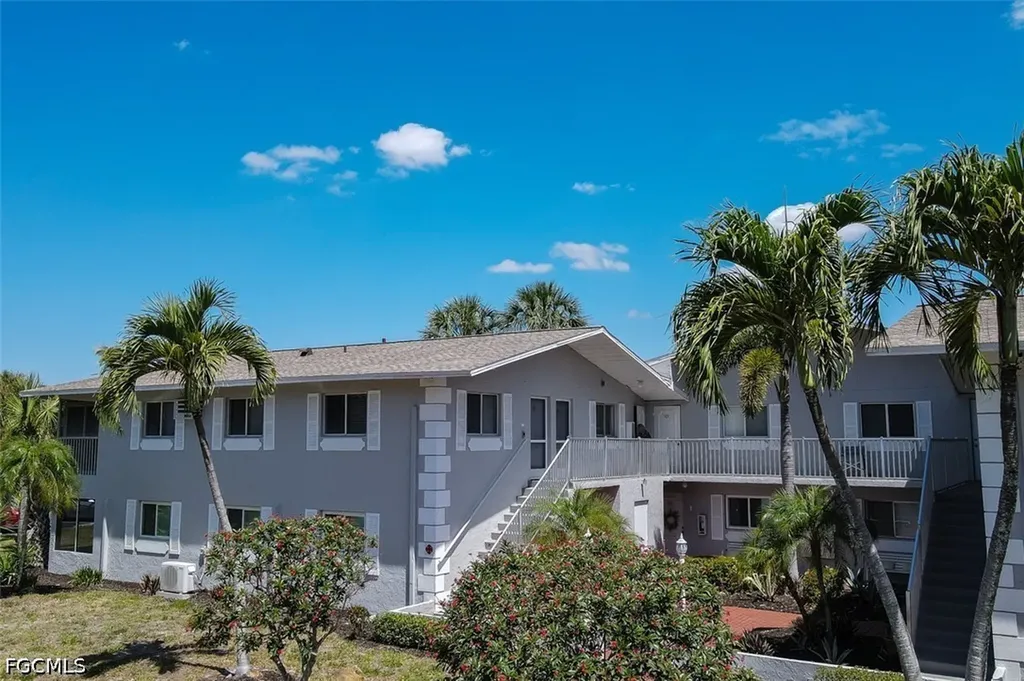 8141 Country Road Fort Myers FL 33919