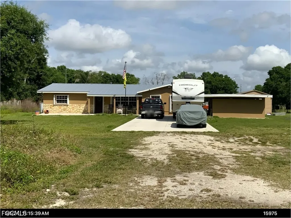 826 B Road Labelle FL 33935