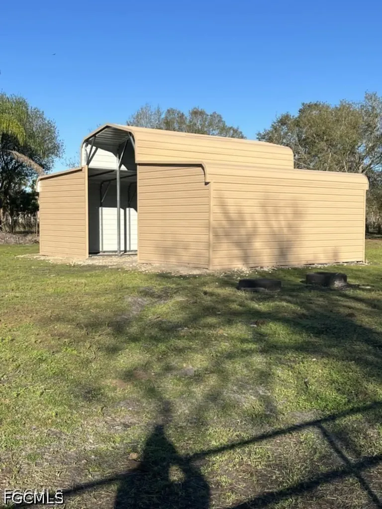 826 B Road Labelle FL 33935