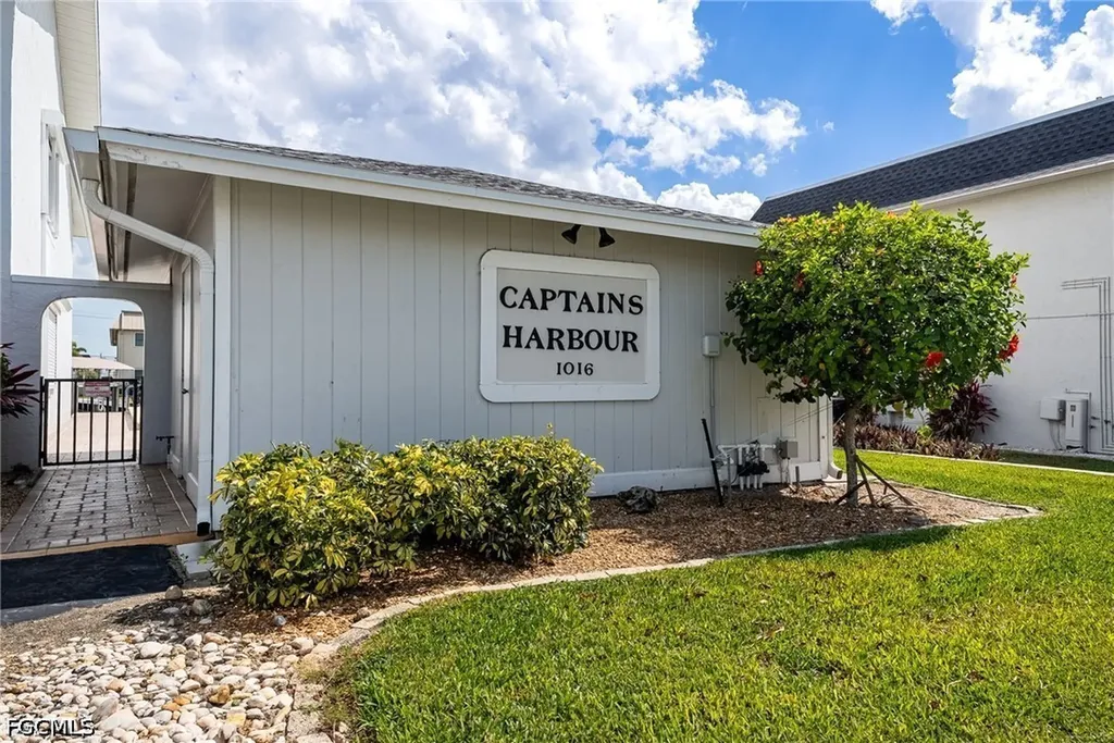 1016 SE 46th Street Cape Coral FL 33904