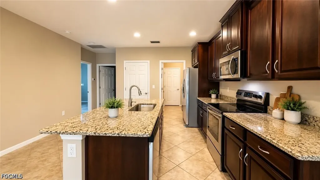 4391 Dutchess Park Road Fort Myers FL 33916