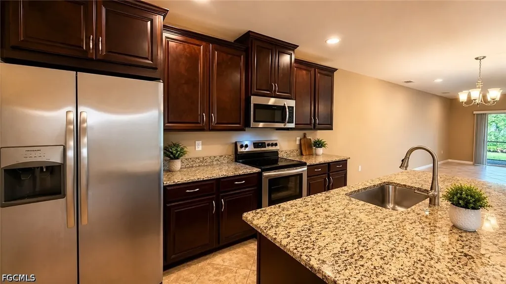 4391 Dutchess Park Road Fort Myers FL 33916