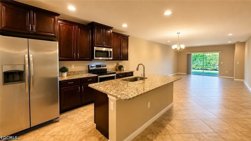 4391 Dutchess Park Road Fort Myers FL 33916