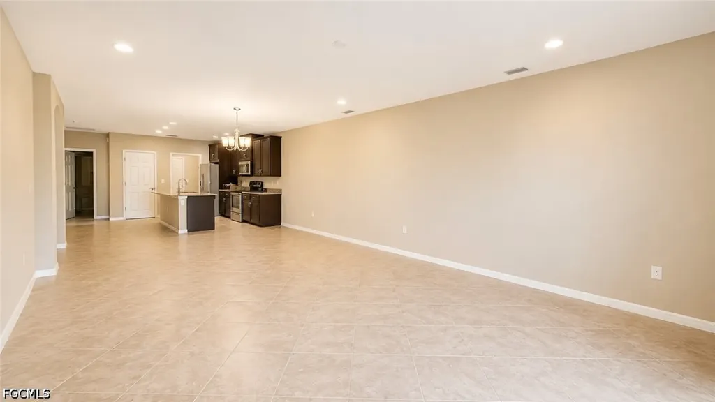 4391 Dutchess Park Road Fort Myers FL 33916