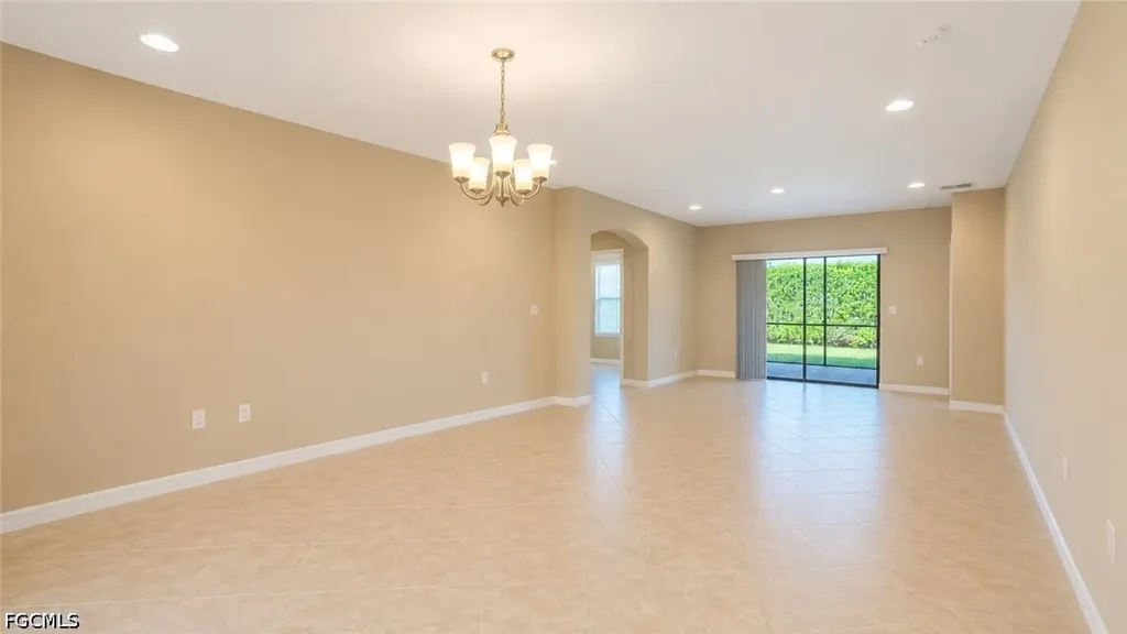 4391 Dutchess Park Road Fort Myers FL 33916