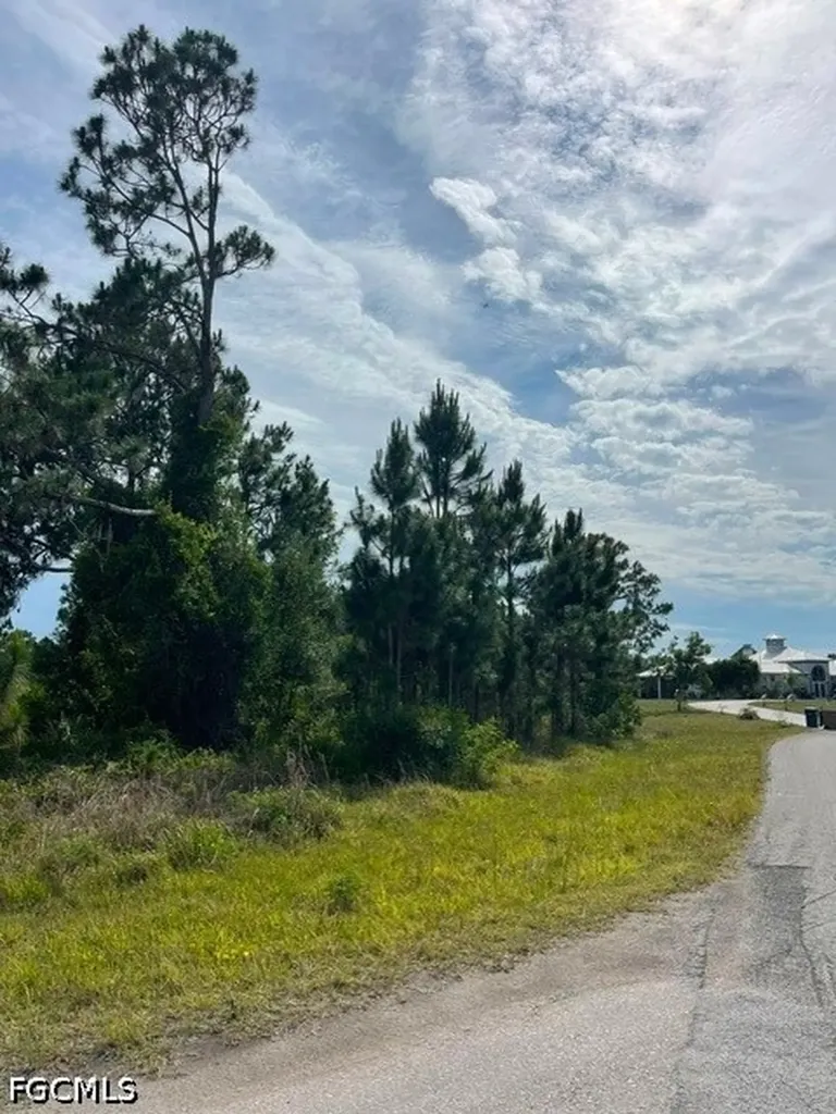 1048 Redbank Avenue Lehigh Acres FL 33974