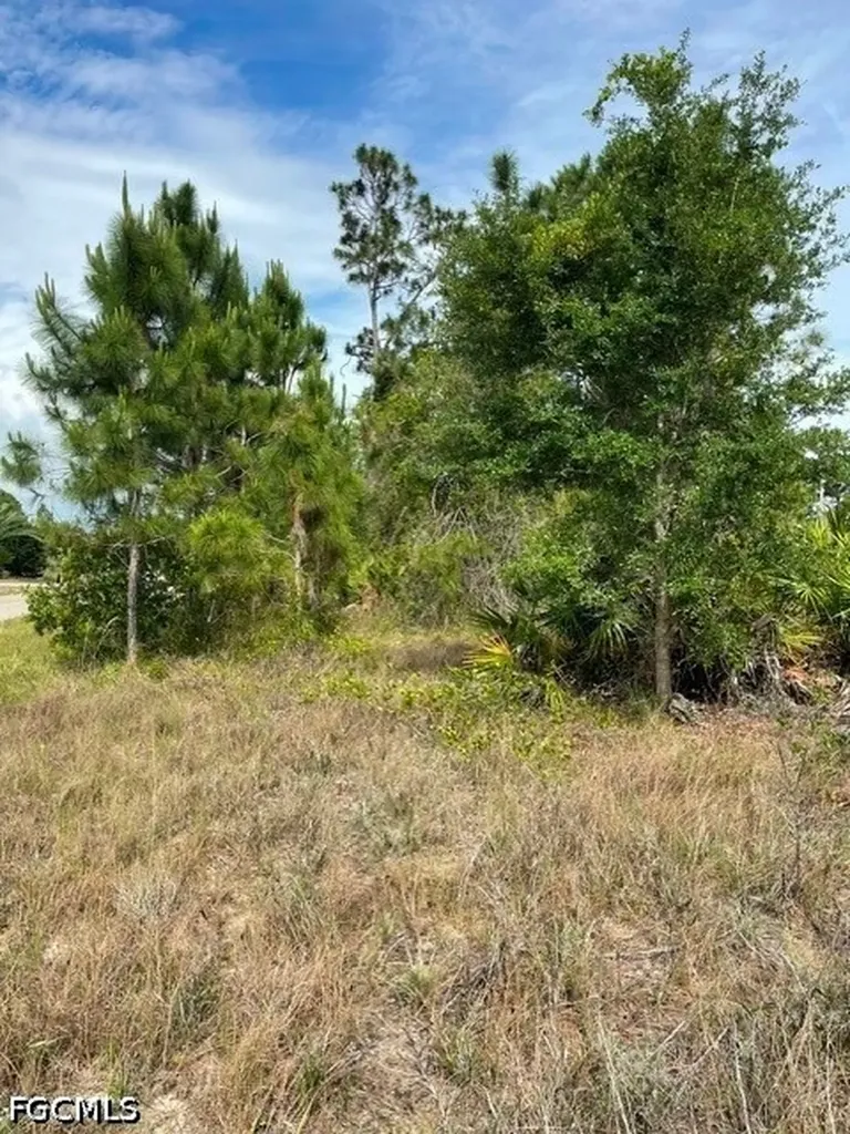 1048 Redbank Avenue Lehigh Acres FL 33974