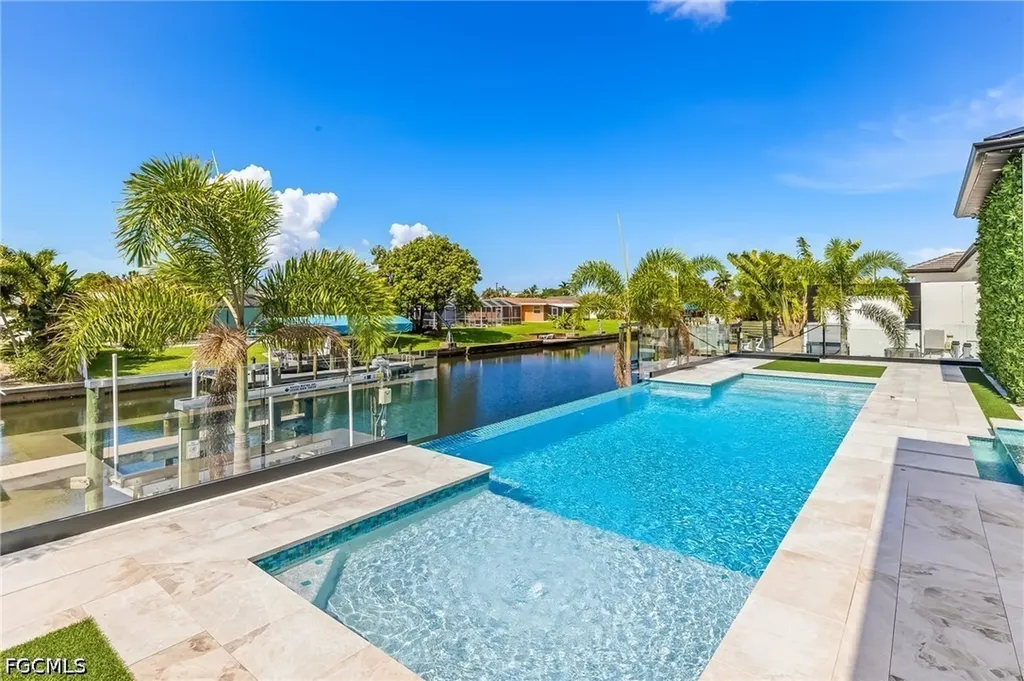 156 SW 52nd Terrace Cape Coral FL 33914