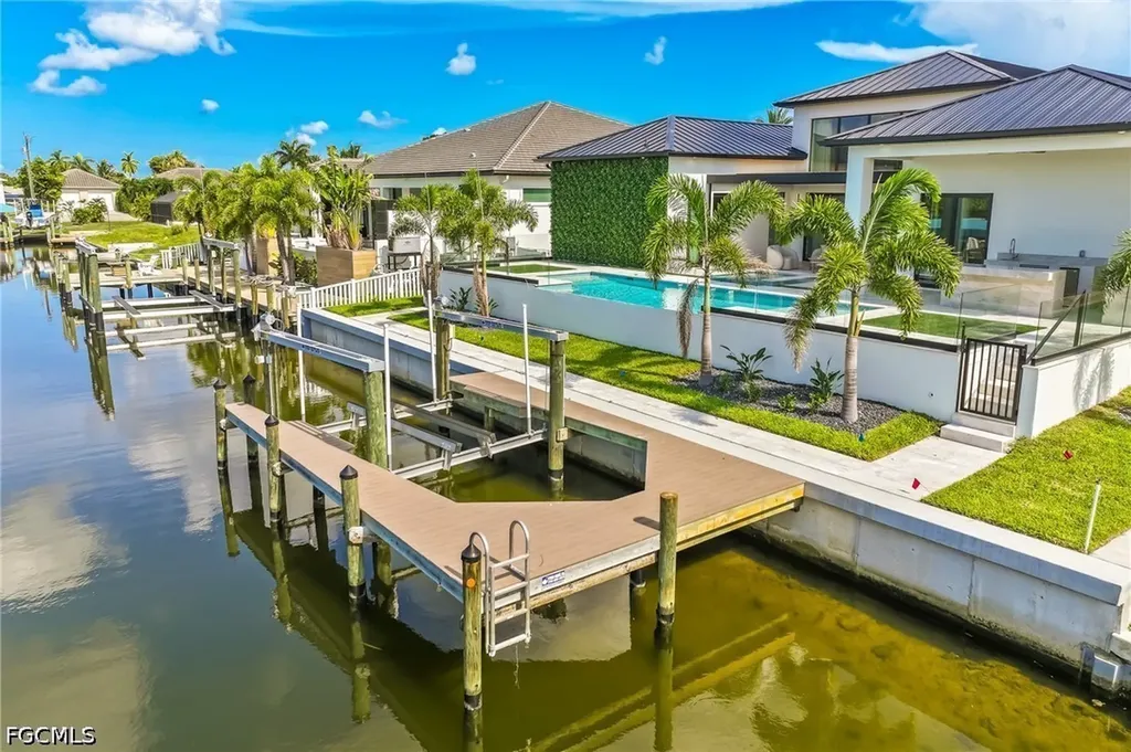 156 SW 52nd Terrace Cape Coral FL 33914