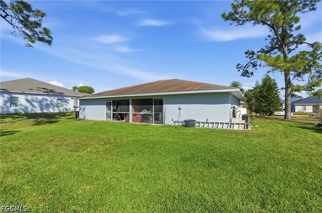 4741/4743 27th Street SW Lehigh Acres FL 33973