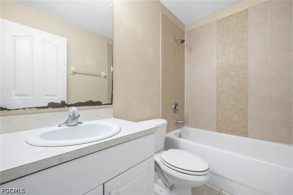 2227 NW 3rd Place Cape Coral FL 33993