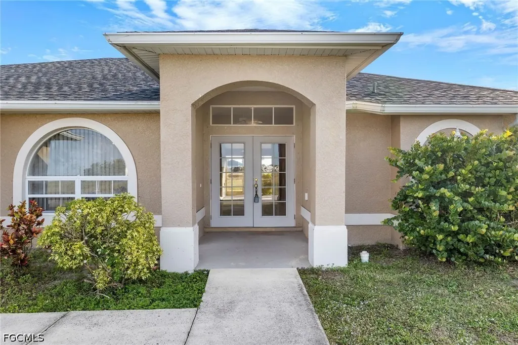 2227 NW 3rd Place Cape Coral FL 33993