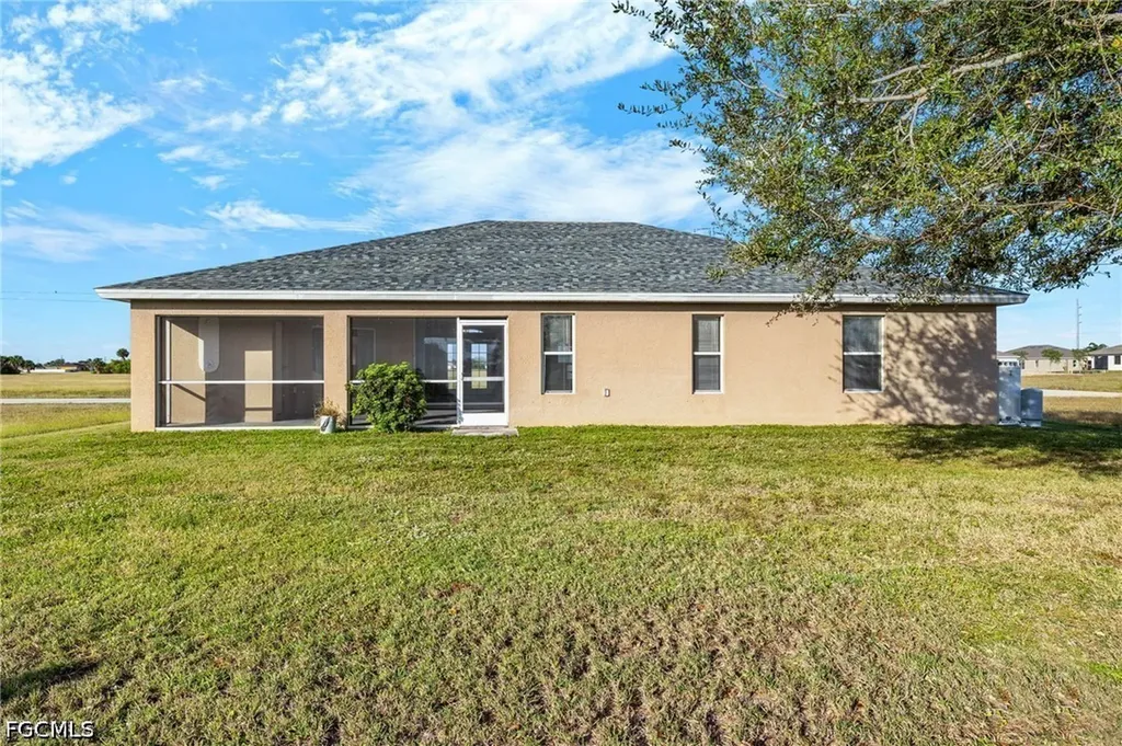 2227 NW 3rd Place Cape Coral FL 33993