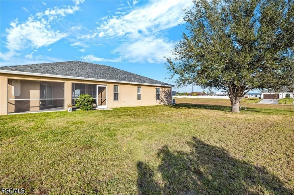 2227 NW 3rd Place Cape Coral FL 33993