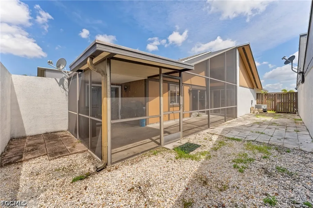 9712 Maplecrest Circle Lehigh Acres FL 33936