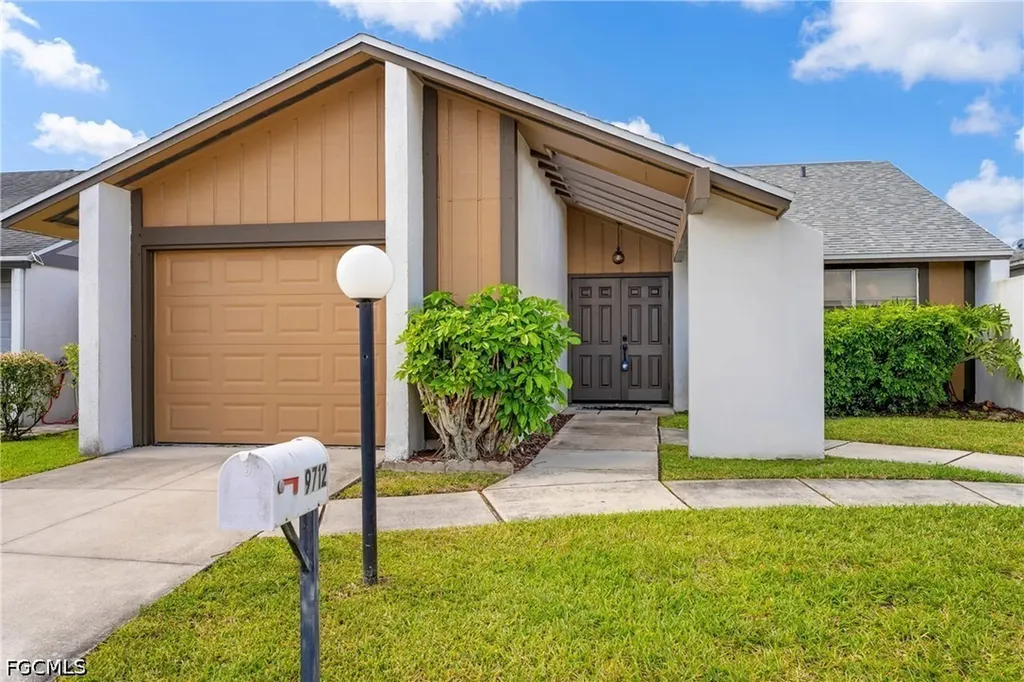9712 Maplecrest Circle Lehigh Acres FL 33936