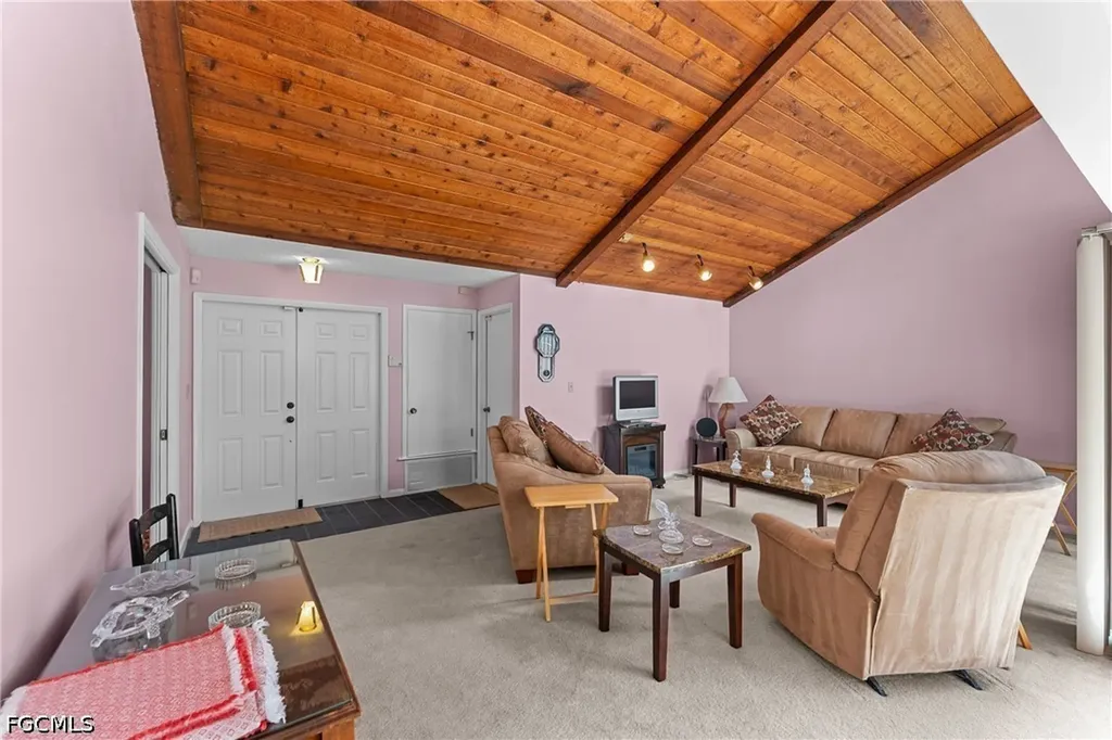 9712 Maplecrest Circle Lehigh Acres FL 33936