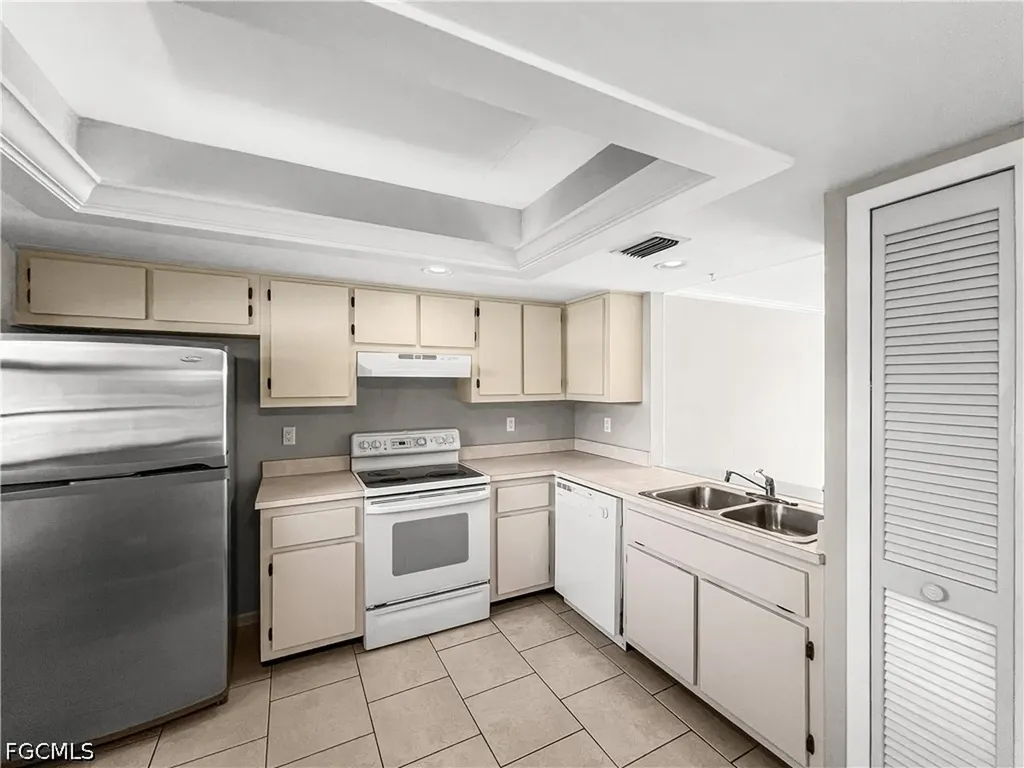 4530 SW 10th Avenue Cape Coral FL 33914