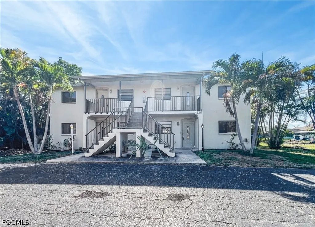 4530 SW 10th Avenue Cape Coral FL 33914