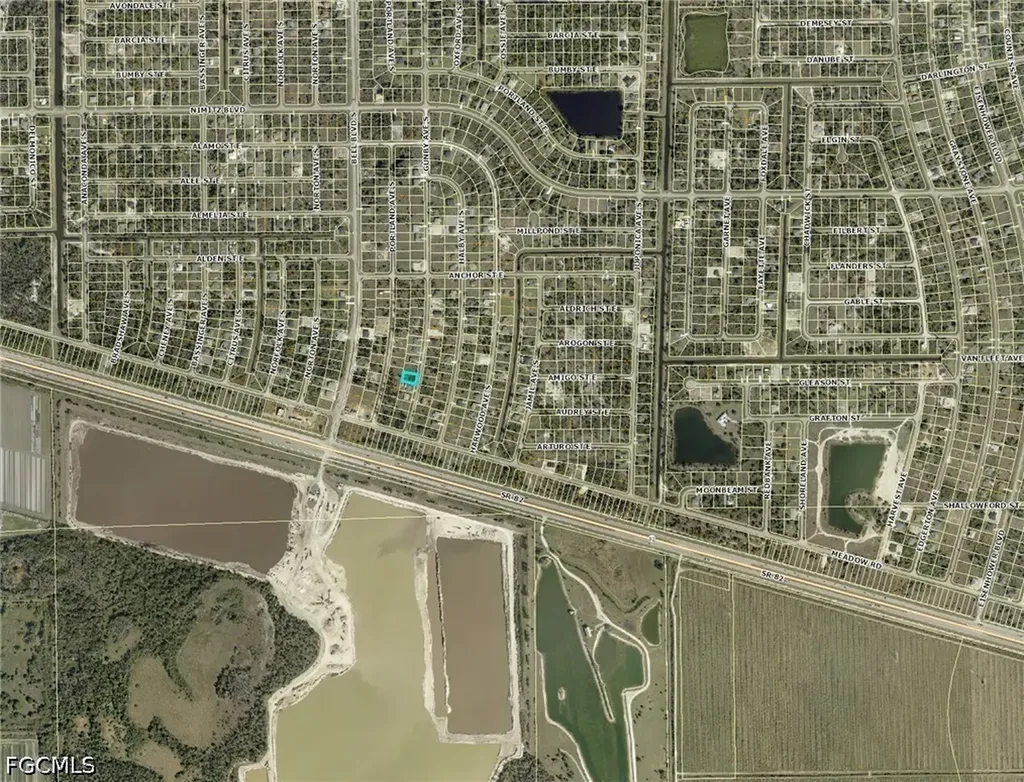 1092 Gunby Avenue S Lehigh Acres FL 33974