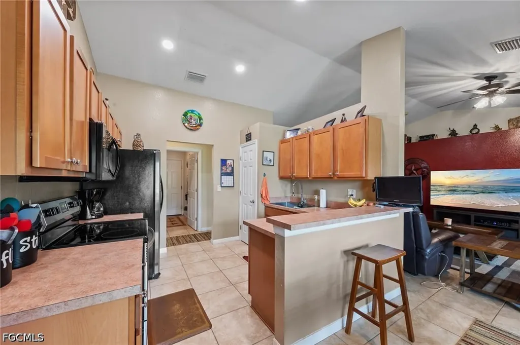23 NW 29th Avenue Cape Coral FL 33993