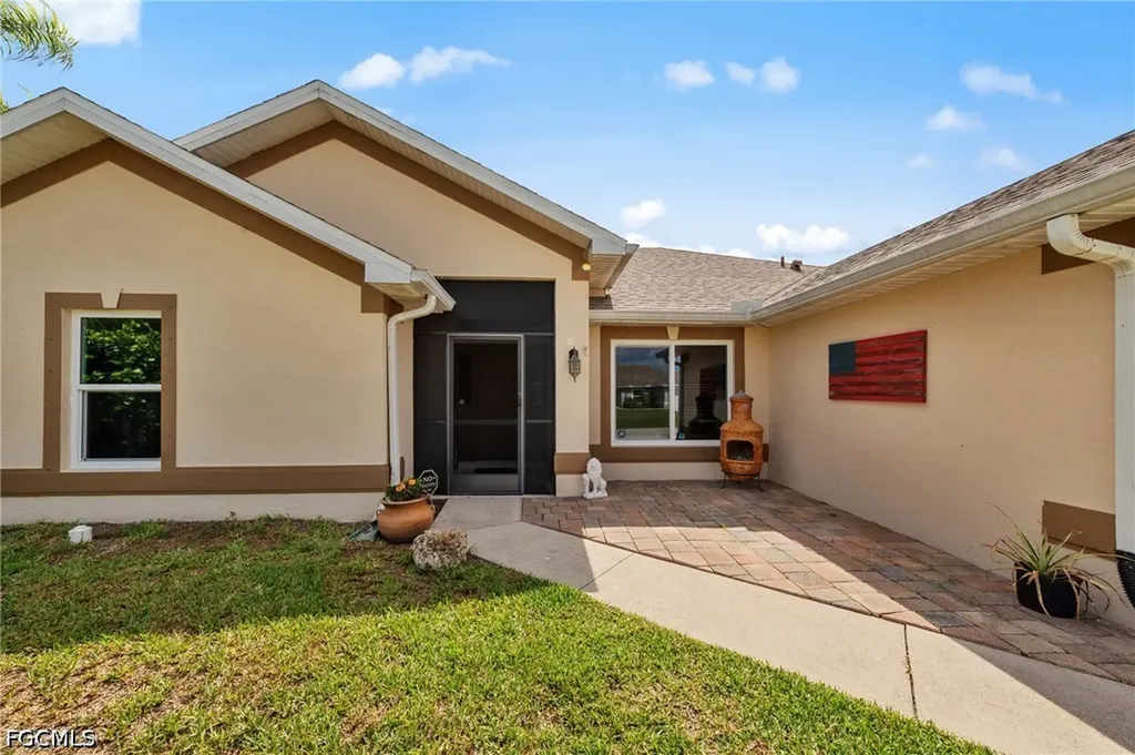 23 NW 29th Avenue Cape Coral FL 33993