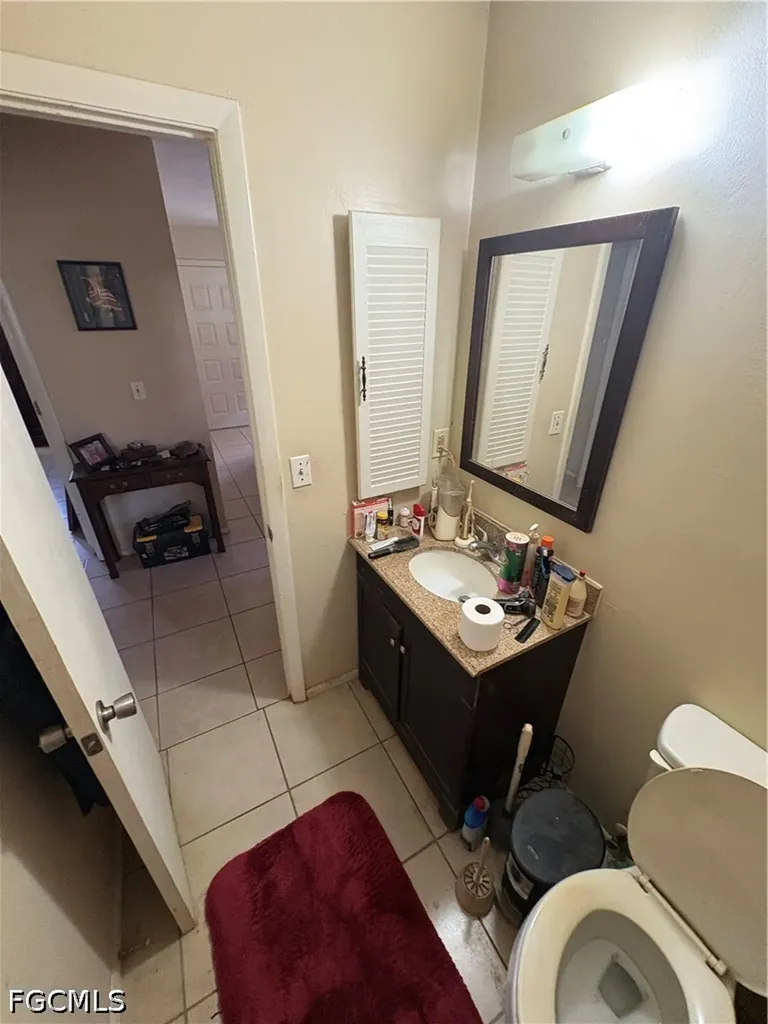 19184/19188 Miami Boulevard Fort Myers FL 33967