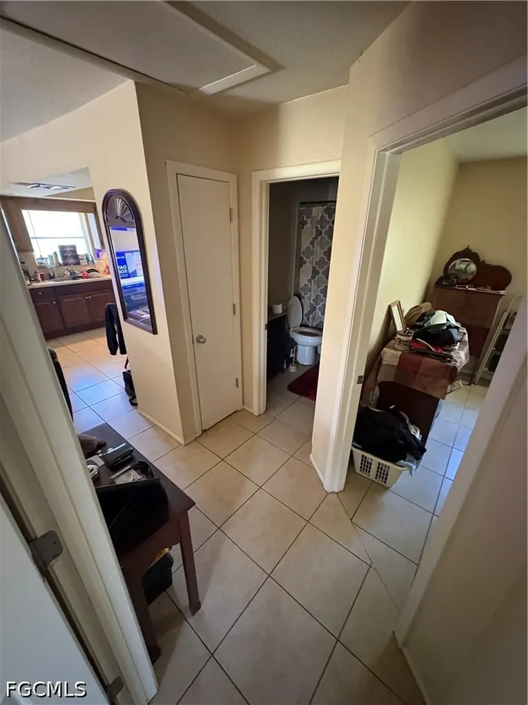 19184/19188 Miami Boulevard Fort Myers FL 33967