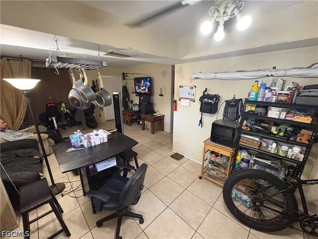 19184/19188 Miami Boulevard Fort Myers FL 33967