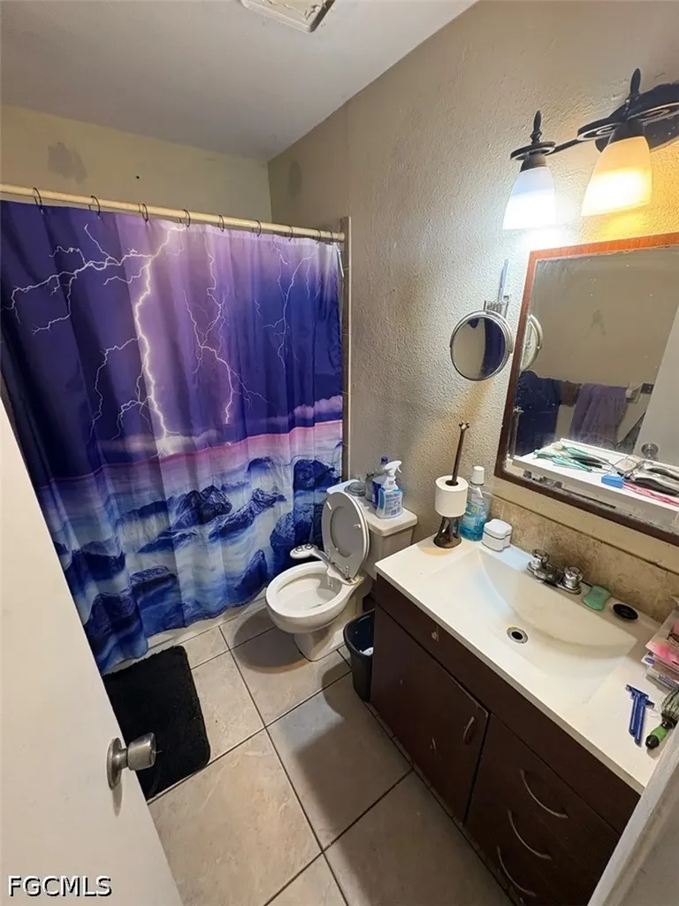 19184/19188 Miami Boulevard Fort Myers FL 33967