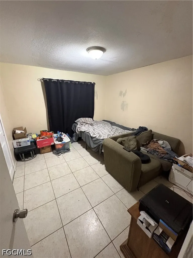 19184/19188 Miami Boulevard Fort Myers FL 33967