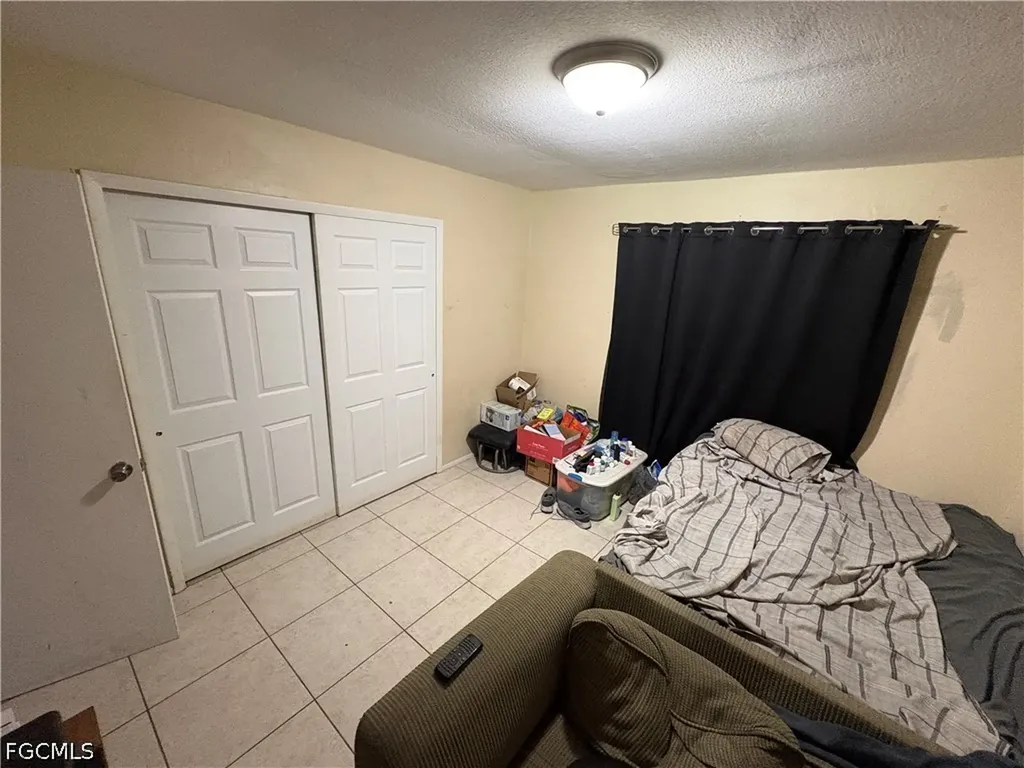 19184/19188 Miami Boulevard Fort Myers FL 33967