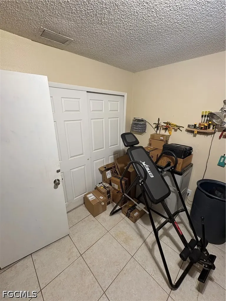 19184/19188 Miami Boulevard Fort Myers FL 33967