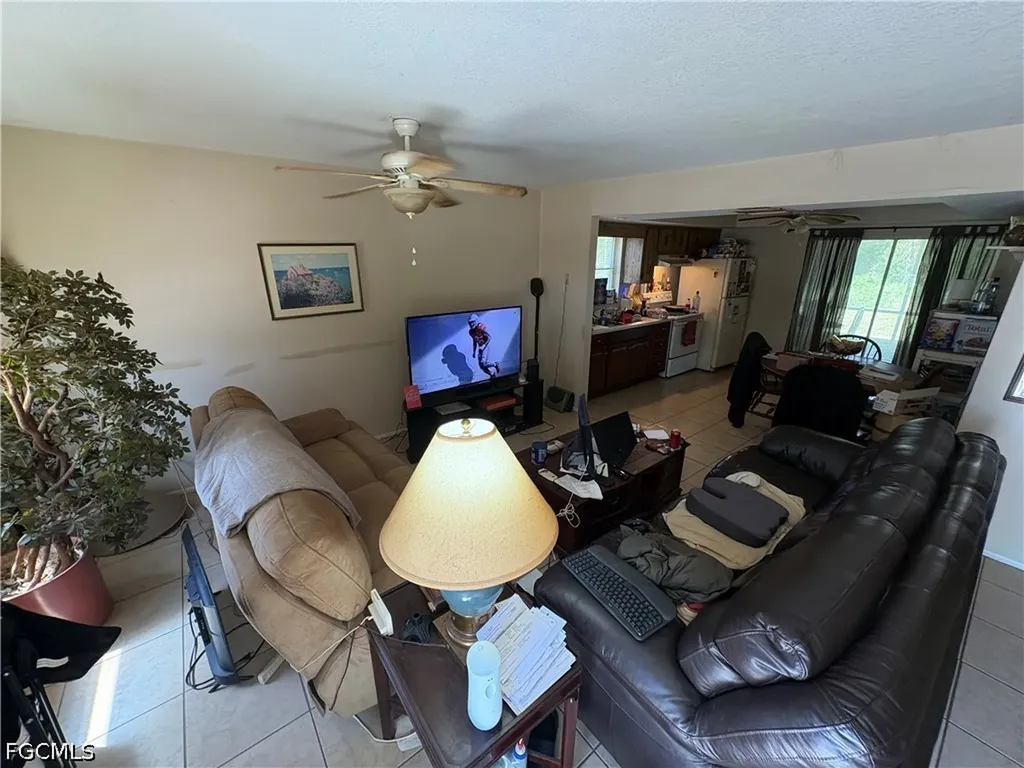 19184/19188 Miami Boulevard Fort Myers FL 33967