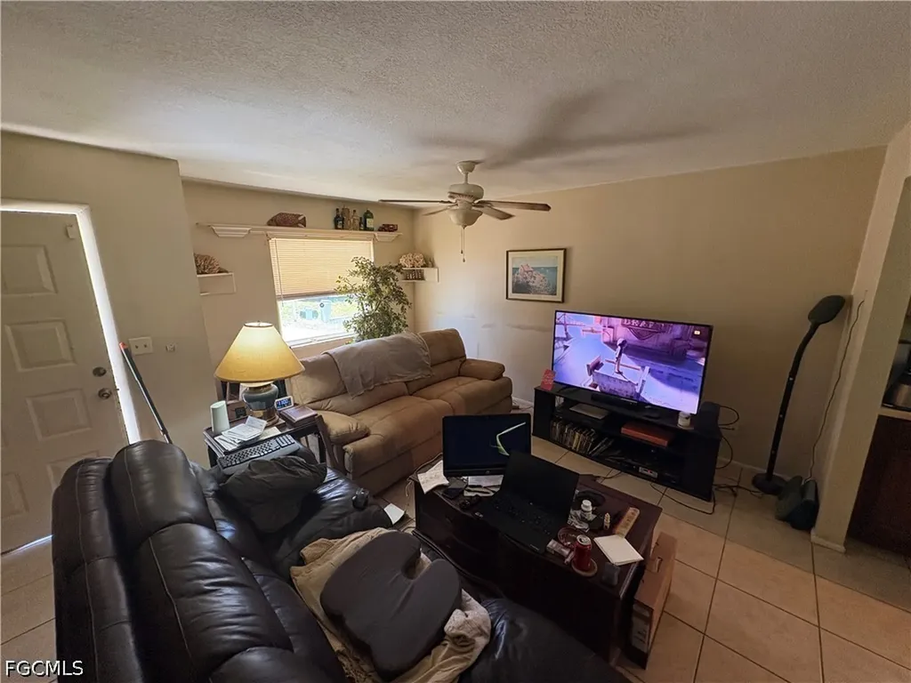 19184/19188 Miami Boulevard Fort Myers FL 33967