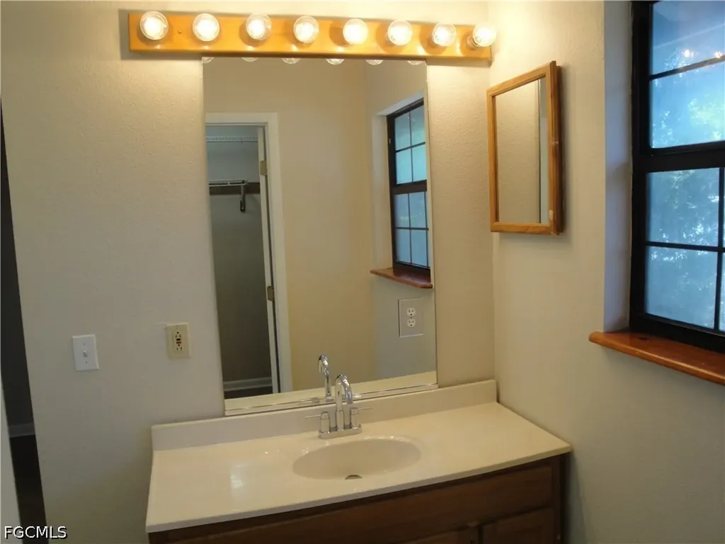 279 Hubbard Avenue North Fort Myers FL 33917