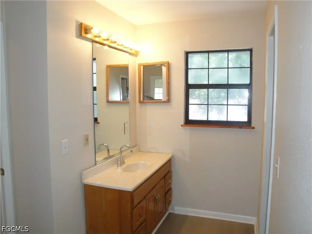 279 Hubbard Avenue North Fort Myers FL 33917