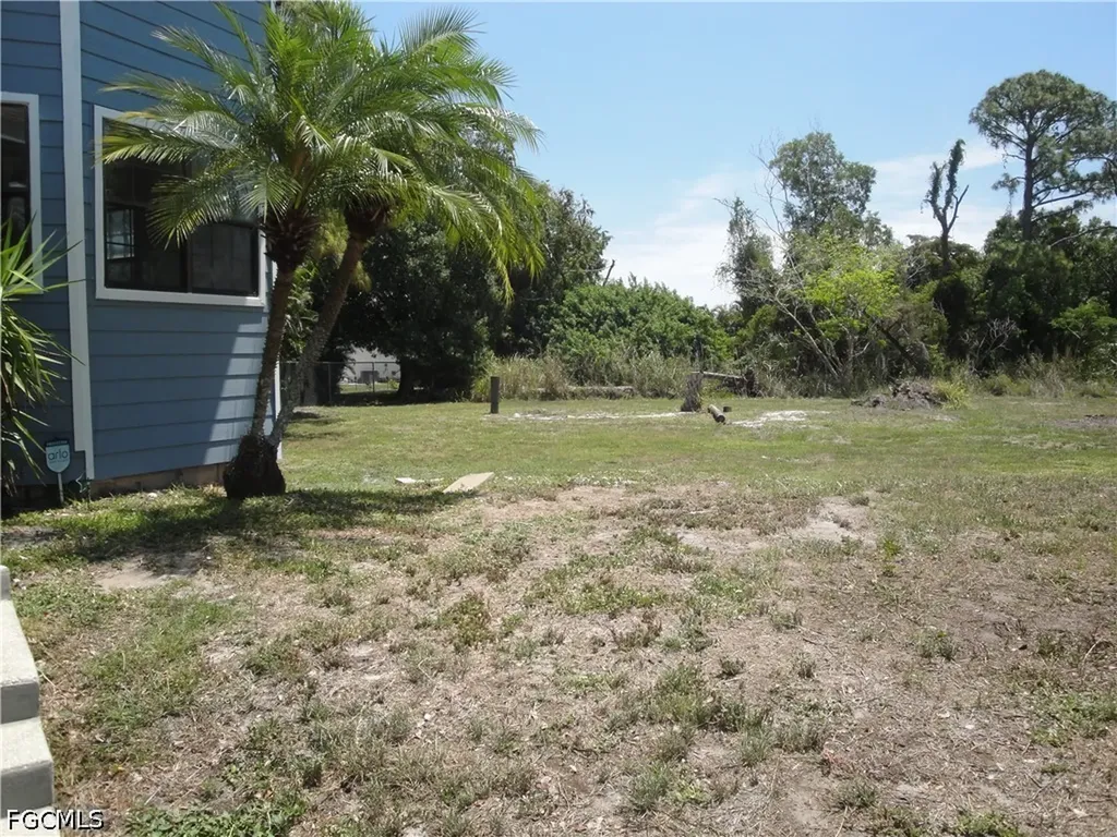 279 Hubbard Avenue North Fort Myers FL 33917